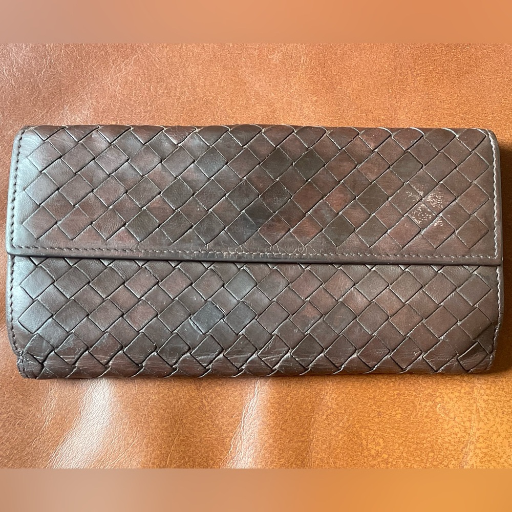 EUC! Bottega Veneta Intrecciato,🍫 Brown 🤎, Dual, Long Wallet ✨